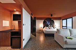 Dina Morgabine Saint Denis