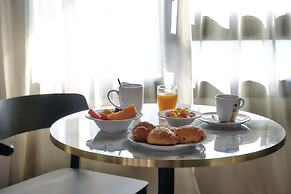 Dina Morgabine Saint Denis