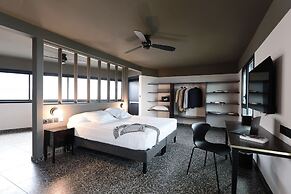 Dina Morgabine Saint Denis