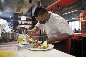 Dina Morgabine Saint Denis