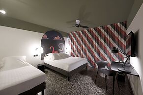 Dina Morgabine Saint Denis