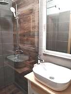 Spacious Deluxe Room - Hotel Rose