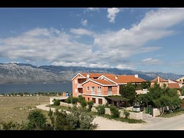 Villa ata Razanac - Nice Apartment by the sea