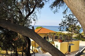 Holiday House Angelos B on Agios Gordios Beach