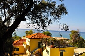 Holiday House Angelos B on Agios Gordios Beach