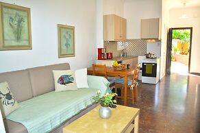 Holiday House Angelos B on Agios Gordios Beach