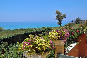 Holiday House Angelos on Agios Gordios Beach