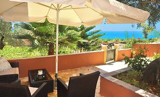 Holiday House Angelos on Agios Gordios Beach