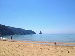 Holiday House Angelos on Agios Gordios Beach