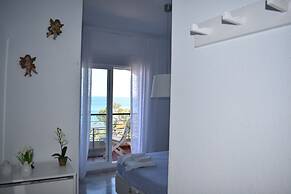 One Bedroom Penthouse Facing the sea