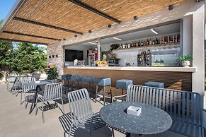 Eleanthi Modern Living