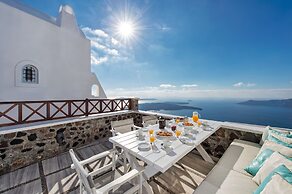Captivating 2-bed Villa in Imerovigli, Santorini