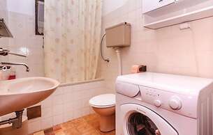 Sunflower House With a Pool and Large Garden