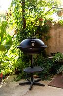 Sunflower House With a Pool and Large Garden