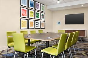Holiday Inn Express and Suites Ukiah by IHG