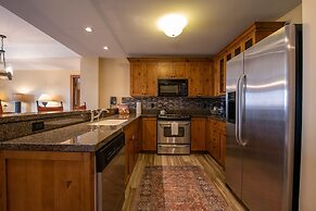 Beautifully Renovated Two Bedroom Condo with a Balcony in Mountaineer 