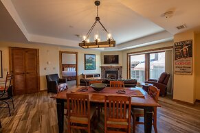 Beautifully Renovated Two Bedroom Condo with a Balcony in Mountaineer 