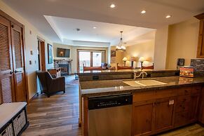 Beautifully Renovated Two Bedroom Condo with a Balcony in Mountaineer 