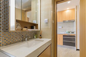 Bainianhui International Apartment