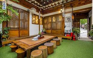 Jongno Punggyeong Hanok Stay