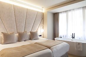 Nivia Born Boutique Hotel