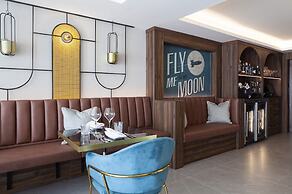 Nivia Born Boutique Hotel