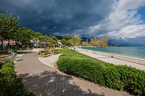 A1 - Modern Luxury apt w. 2 Balconies & sea View