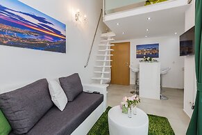 A1 - Modern Luxury apt w. 2 Balconies & sea View