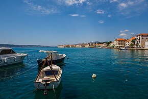 A3 - Modern Luxury apt With Balcony and sea View