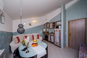 A3 - Modern Luxury apt With Balcony and sea View