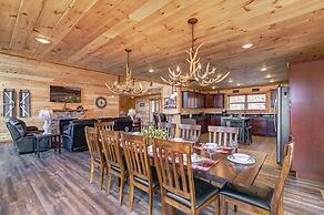 Awesome Mountain Sunsets - 5 Bedrooms, 5.5 Baths, Sleeps 16 5 Cabin by