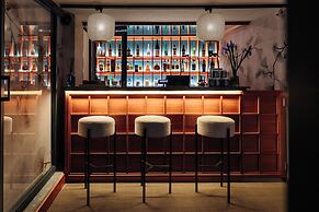 Hotel 77 Seventy-Seven