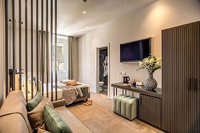 Hotel 77 Seventy-Seven