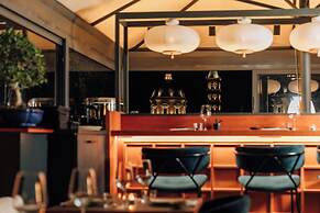 Hotel 77 Seventy-Seven