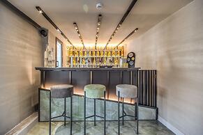 Hotel 77 Seventy-Seven