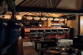 Hotel 77 Seventy-Seven