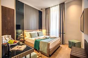 Hotel 77 Seventy-Seven