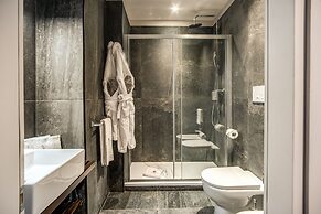 Hotel 77 Seventy-Seven