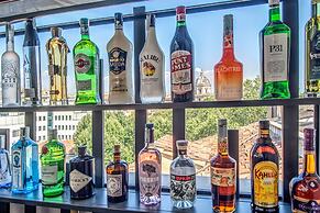 Hotel 77 Seventy-Seven