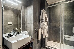 Hotel 77 Seventy-Seven