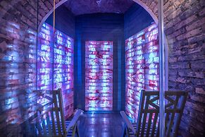 Hotel 77 Seventy-Seven