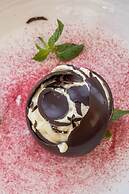 Hotel 77 Seventy-Seven