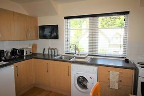 Atholl Rd Self Catering - 127 Central Location