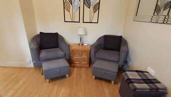 Atholl Rd Self Catering - 127 Central Location