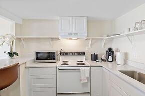 Seagull Beachfront Inn