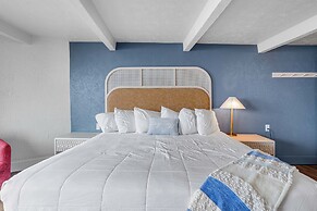 Seagull Beachfront Inn