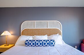 Seagull Beachfront Inn