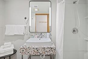 Seagull Beachfront Inn