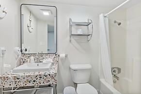 Seagull Beachfront Inn