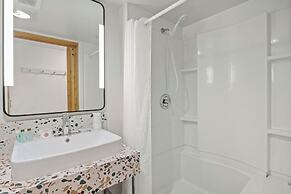 Seagull Beachfront Inn